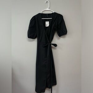 Forever 21 puffsleeved wrap dress